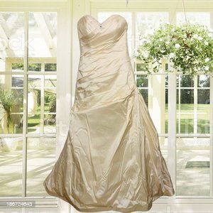 Essence of Australia * Martina Liana * Designer Wedding Dress * Ivory * Size 10